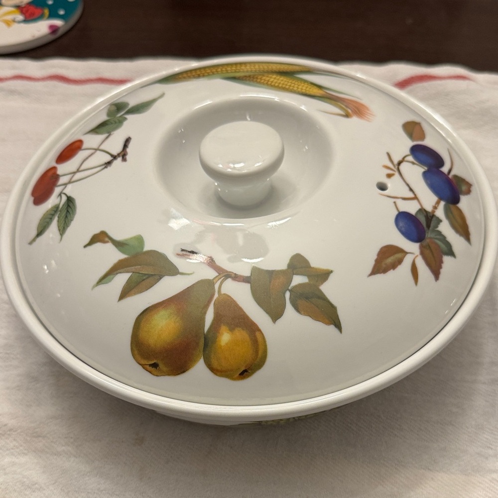 Royal Worcester White Lidded Bowl with Fruit Design